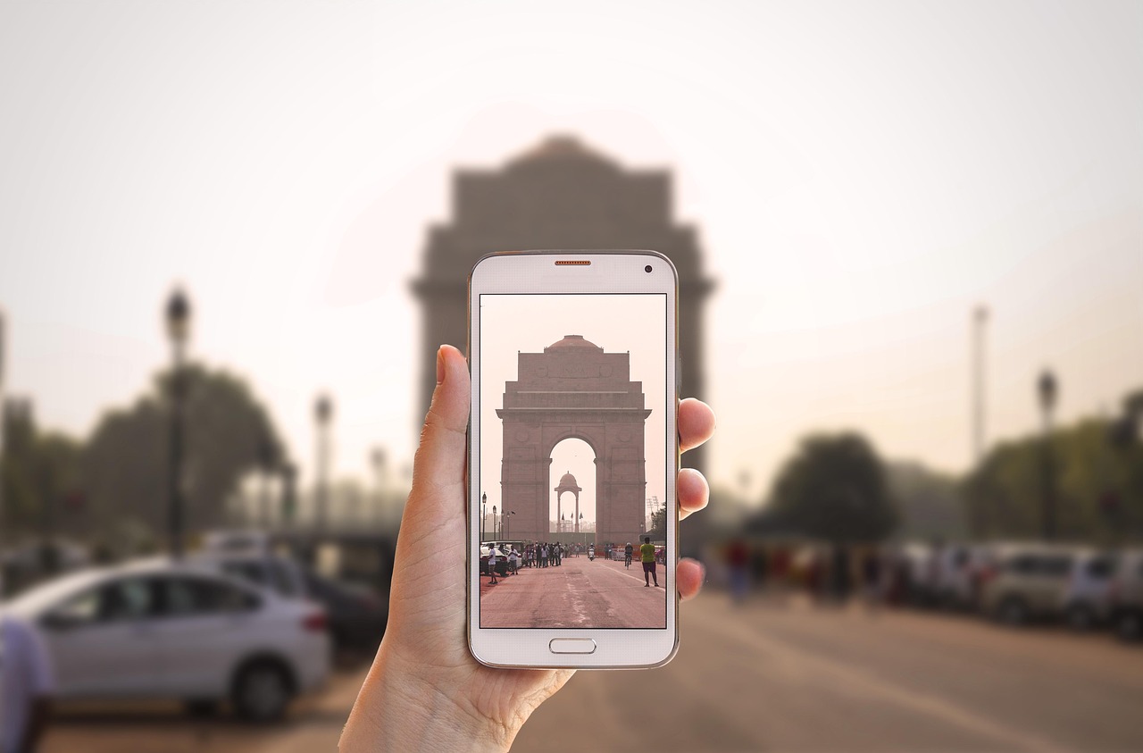 Flights to Delhi (DEL) - India Gate and Red Fort - book airline tickets