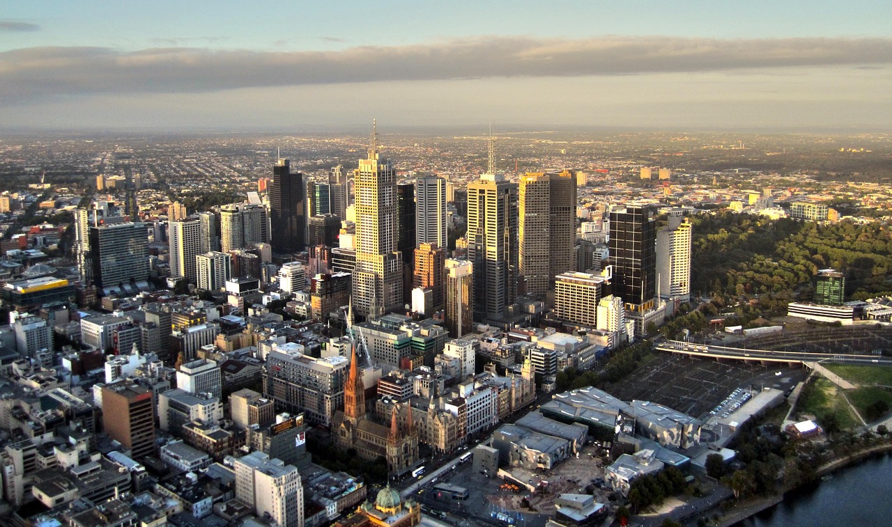 Flights to Melbourne (MEL) - Melbourne cityscape - book airline tickets